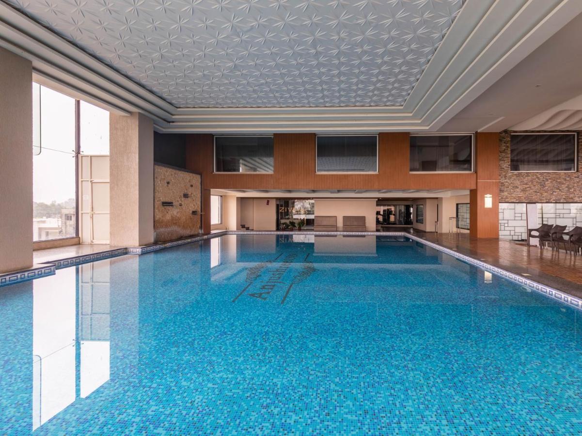 Anjushree Hotel Uddzsaín Kültér fotó