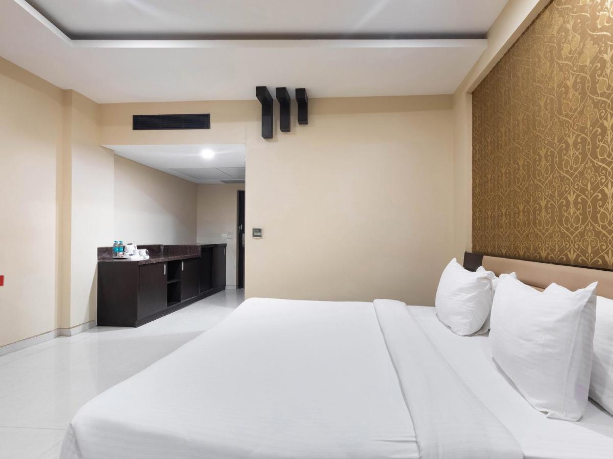 Anjushree Hotel Uddzsaín Kültér fotó