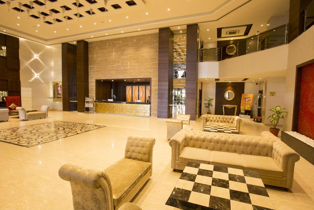Anjushree Hotel Uddzsaín Kültér fotó