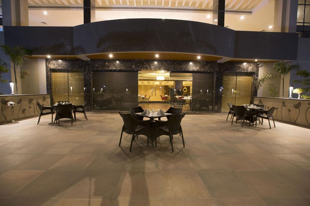 Anjushree Hotel Uddzsaín Kültér fotó