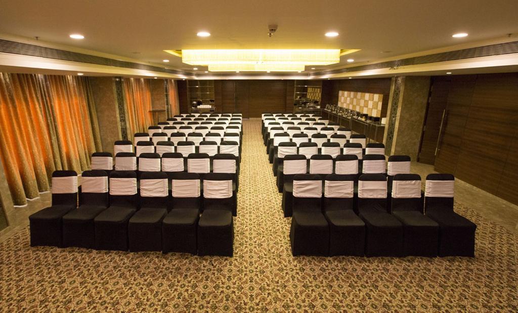 Anjushree Hotel Uddzsaín Kültér fotó