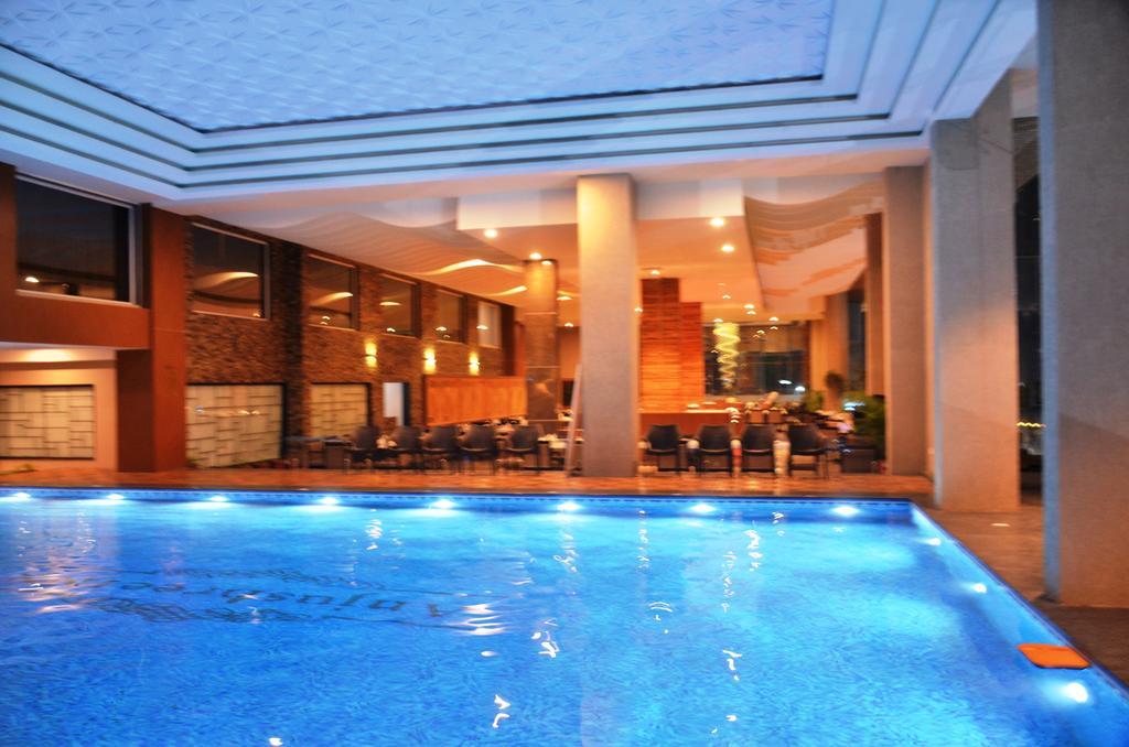 Anjushree Hotel Uddzsaín Kültér fotó
