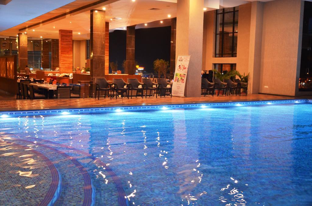 Anjushree Hotel Uddzsaín Kültér fotó