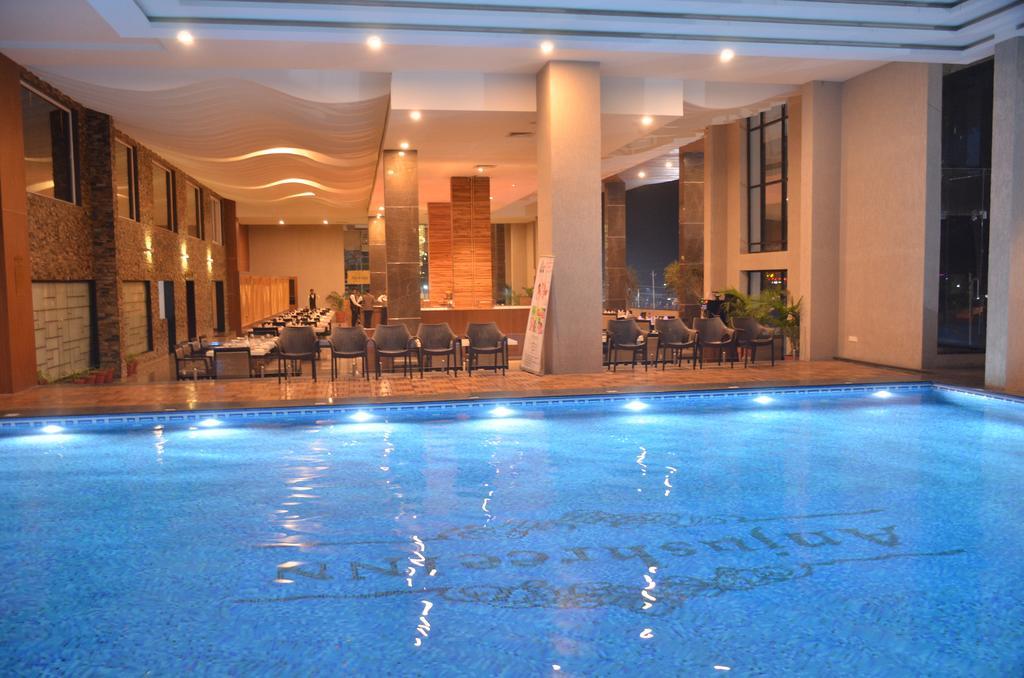 Anjushree Hotel Uddzsaín Kültér fotó