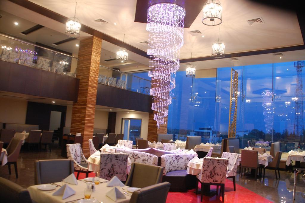 Anjushree Hotel Uddzsaín Kültér fotó