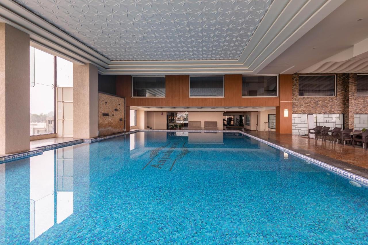 Anjushree Hotel Uddzsaín Kültér fotó